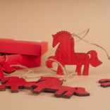 Гирлянда из дерева с символами года